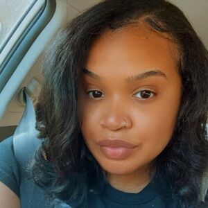 Meet your Posher, Emmanuelle